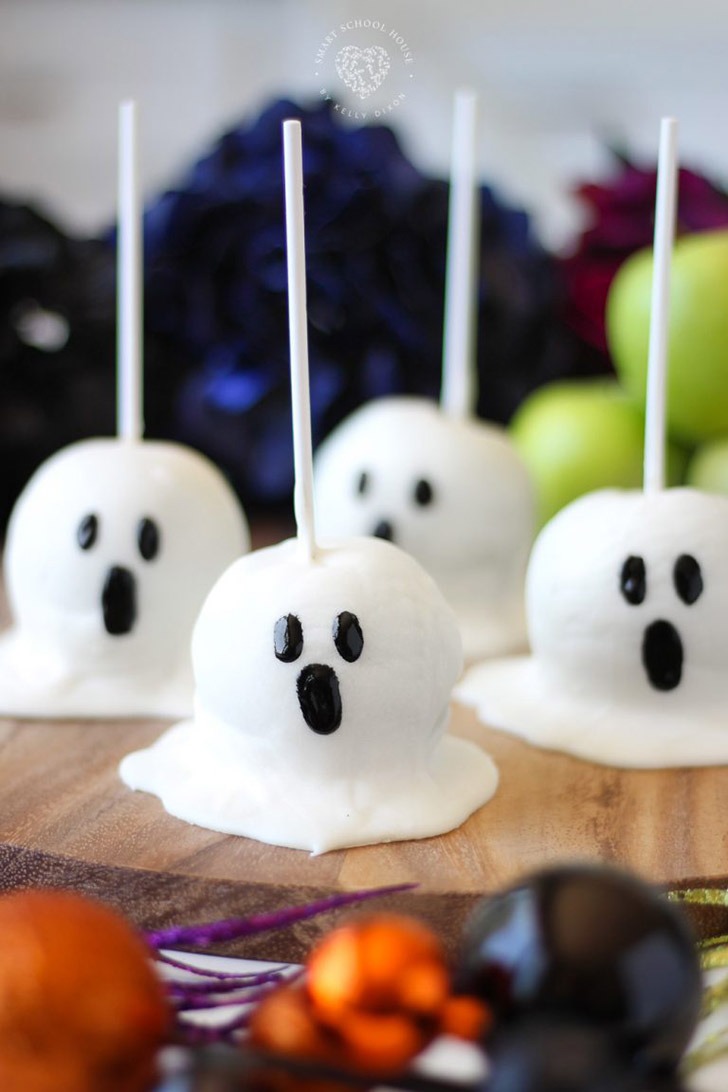 Halloween is the time to enjoy sweet treats! Check out these amazing sweet Halloween recipes with a dash of spooky!