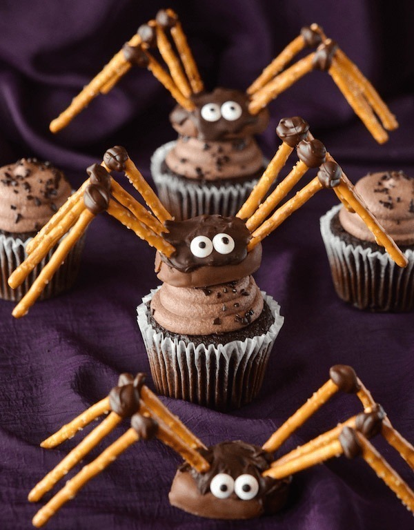 Halloween is the time to enjoy sweet treats! Check out these amazing sweet Halloween recipes with a dash of spooky!