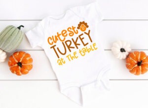 Looking for some fabulous but free fall SVG files? We've rounded up over 20 that you're going to want to use to make wearables, home decor & more!