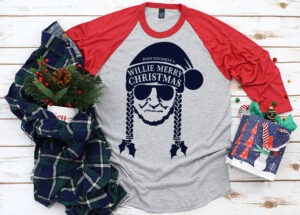 Love Willie? Who doesn't?!? Grab the free SVG file to make your own Willie Nelson Christmas tee. Have Yourself a Willie Merry Christmas!