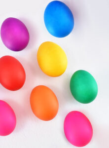 No egg dyeing kit? Dye eggs without a kit instead using items you probably already have on hand like food coloring, Jello, gelatin, or Kool-Aid!