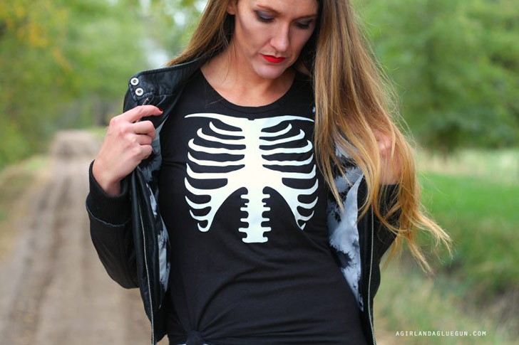 Check out over 20 links for amazing and totally free Halloween SVG files perfect for tees, totes, and so much more!