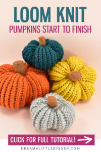 Love the look of knitting things but don't know how to knit? Check out these gorgeous LOOM KNIT pumpkins that are a breeze to whip up!