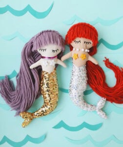 Summertime is the perfect time for all things mermaid! Check out 20+ of our favorite mermaid crafts for adults!