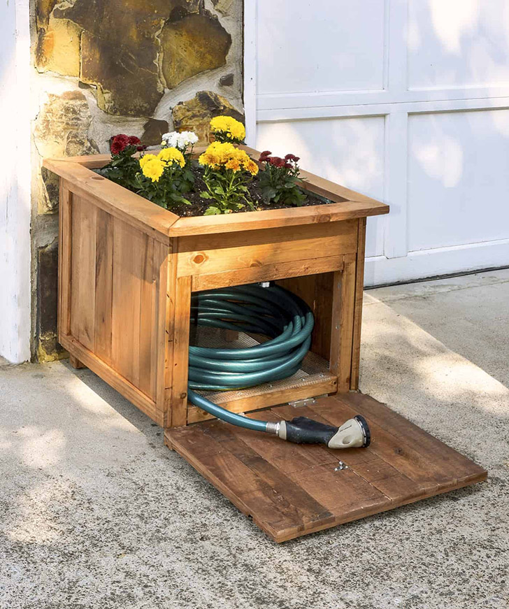 It's the perfect time of year to be outside! Check out 20+ of our favorite and totally unique garden projects you can make yourself!