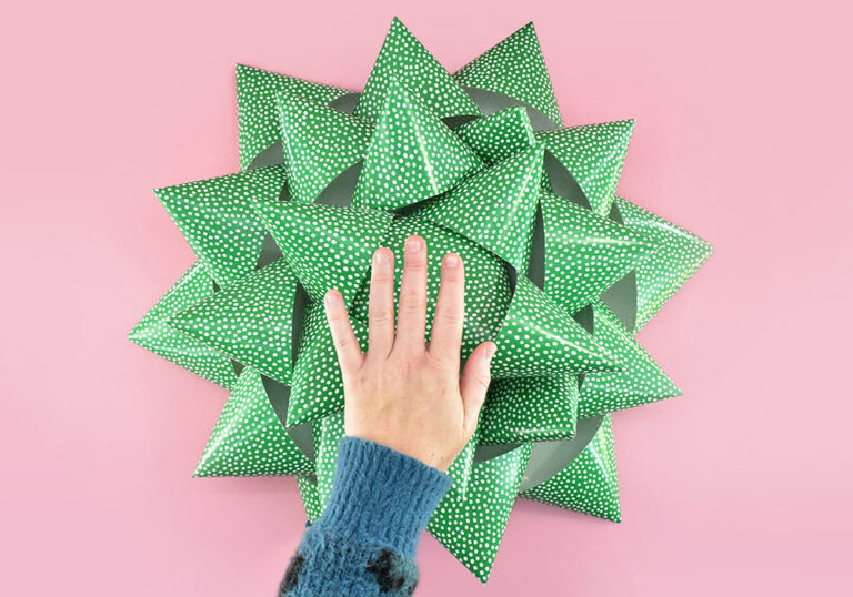 How to Make a Giant Gift Bow ⋆ Dream a Little Bigger